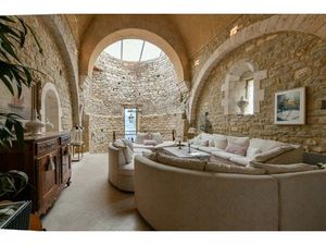 Uzès Nord  superbe demeure historique datant de l’an 815