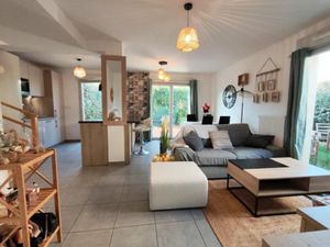 Vente duplex 3 pièces 68 m² à Chassieu (69680)  320 000 €