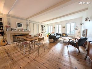 EXCLU Anaïs: CARENTAN Centre ville: maison de ville dans l'ancien avec commerce