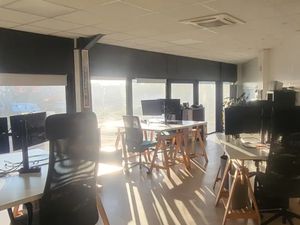 Bureau privatif Seclin 60 m2 8/10 postes