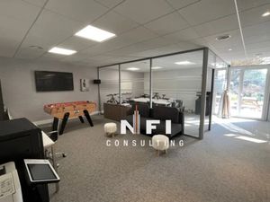 Bureau 90m² avec terrasse à louer