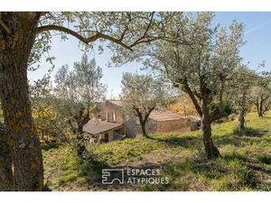 Bastide et ses annexes aménageables - Terrain de 9 hectares et vue panoramique exceptionne