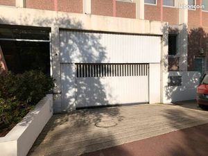 Location place de parking couverte Vanves