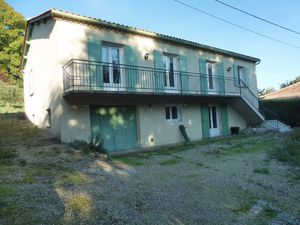 RIBERAC PROCHE ECOLES ET COMMERCES