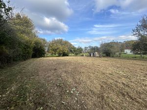 MAGNAC BOURG - TERRAIN 2783m2 à construire