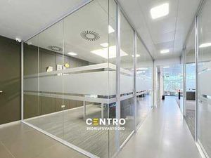 Instapklare KANTOORRUIMTE met kelderverdieping en gratis ...