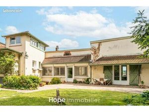 Maison 6 pièces 215 m²