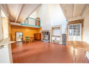 Maison de caractère + annexe à fort potentiel à Echiré