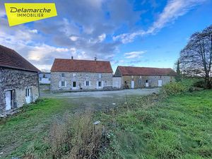 Corps de ferme sur plus de 3 5 hectares avec 1 000m² de bâtiments à MUNEVILLE SUR MER