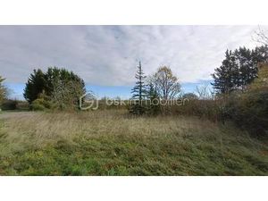 Terrain de loisirs de 3 259 m² à Migne-Auxances