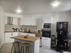 Camaret sur Aigues centre  T3 en duplex