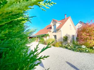 maison au calme dans écrin de verdure