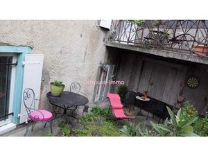 Jolie maison de village – 147 m² – 3 chambres – 2 cours extérieures