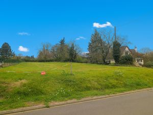 Vente terrain 1706 m² à Amilly (45200)  100 000 €