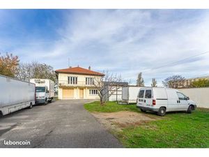 Propriété 6 pièces 180 m²