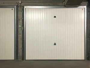 Parking fermé / box stockage - Paris 15e