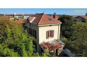 Maison de maître du XIXᵉ siècle – 145 m² habitables (186 m² au sol) – Jardin  cour intérie