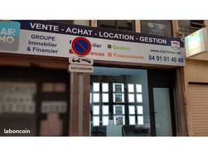 Local duplex au bas de la place de lenche renové tt commerces