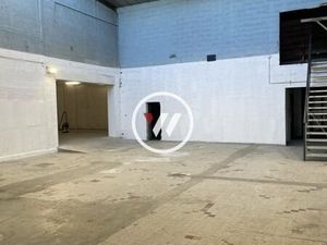 Local bureaux 681 m²