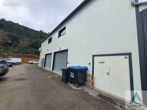 Local 400 m² Gémenos