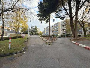 Vente Garage et parking à Rennes Brequigny (35000) : à vendre / 13m² Rennes Brequigny