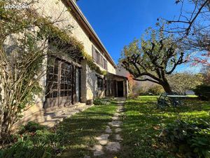 Maison 7 pièces 286 m²