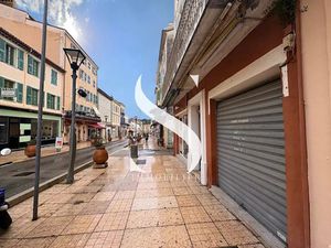 Vente locaux professionnels 47.79 m² à Vallauris (06220)  134 500 €