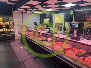 Vente locaux professionnels 300 m² à Tignieu-Jameyzieu (38230)  381 500 €