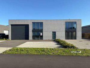 Magazijn/werkatelier met kantoor op toplocatie in Maldegem