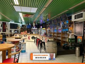 Vente locaux professionnels 440 m² à Parthenay (79200)  240 000 €