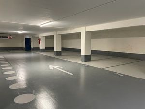 Vente parking 12 m² à Paris 18ème (75018)  43 000 €