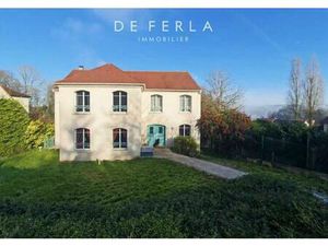 Maison d'Exception à Hardricourt  340 m² avec Piscine