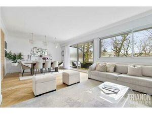 APPARTEMENT DE 5 PIECES ENTIEREMENT RENOVE A GARCHES