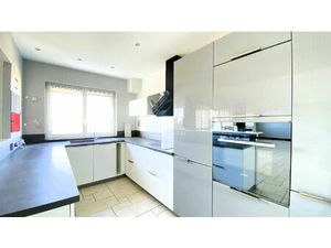 Maison de 156 m²  4 chambres 2 terrasses jardin de 1149 m² garage sous-sol