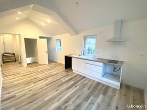 Appartement F2 centre Charleval