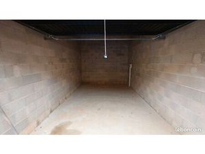 Garage 17m2 très grande hauteur