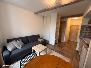 Studio 22 m² rénové – Meublé – Centre Lorgues