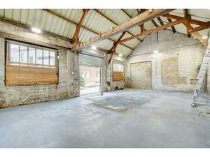 ENTREPOT DE 80M²! A VOIR!