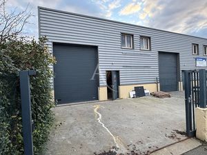 Location locaux professionnels 130 m² à Conflans-Sainte-Honorine (78700)  1 500 €