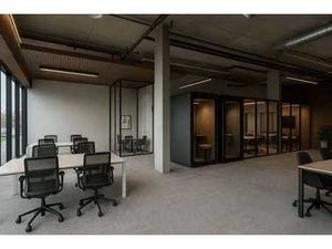 High-end kantoorruimtes te huur met visibiliteit langs de...