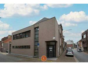 Instapklaar kantoor in hartje centrum met parking