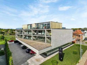 Penthouse avec garage et grande terrasse ensoleillée !