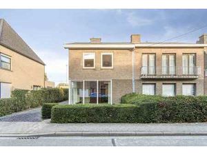 Maison familiale de 3 chambres avec garage à vendre à Bisse