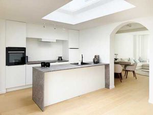 Magnifique maison rénovée avec jardin ensoleillé dans un ...