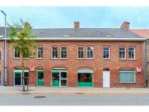 Propriété polyvalente : maison  espace commercial et entrepô