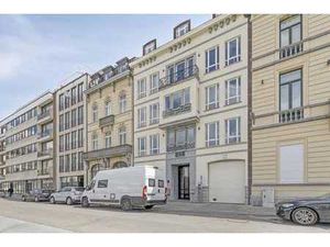 Immeuble de bureaux à louer à Courtrai