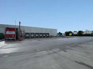 2.500 m² magazijn met laadkades in Roeselare