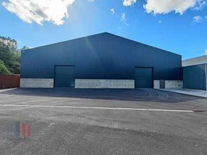 2.124 m² bedrijfsgebouw te huur net NAAST E40