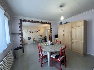 MAISON AVEC SURFACE COMMERCIALE