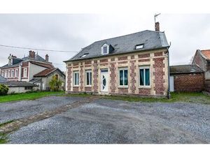 Maison Charmes m² T-5 à vendre  207 900 €